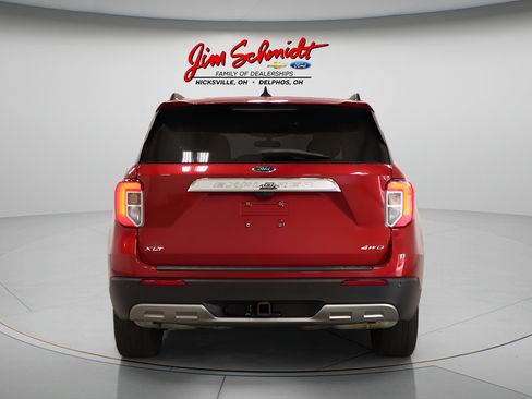 Used 2023 Ford Explorer XLT w/ Equipment Group 202A AWD/4WD image 4