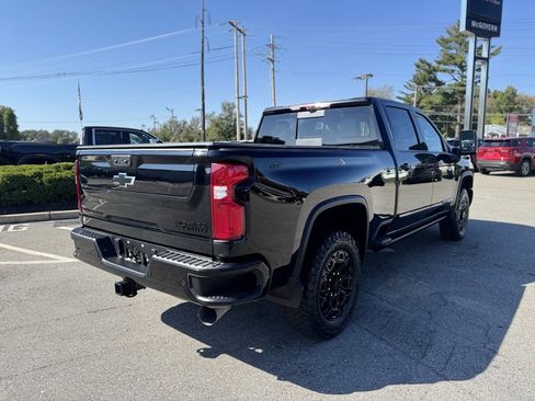 Used 2024 Chevrolet Silverado 3500 High Country w/ High Country Premium Package image 6