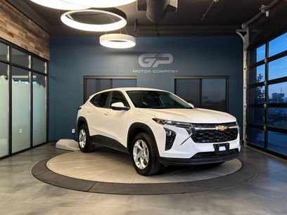 Used 2025 Chevrolet Trax LS w/ LS Convenience Package