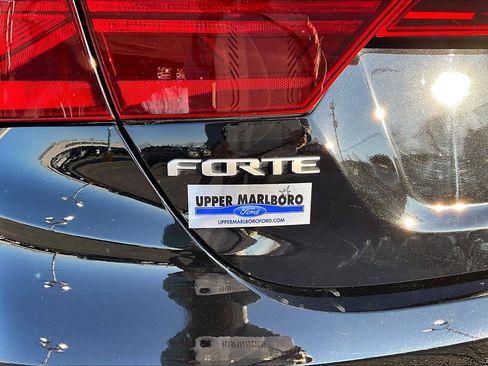 Used 2022 Kia Forte LXS w/ LXS Technology Package image 8