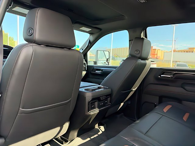 Used 2024 GMC Sierra 3500 AT4 w/ Technology Package AWD/4WD image 26
