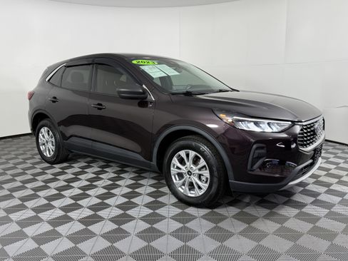 Certified 2023 Ford Escape Active w/ Tech Pack #1 AWD/4WD image 1