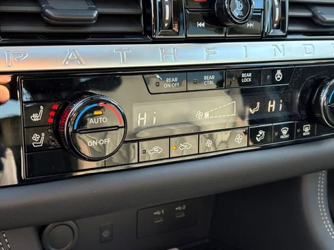 New 2026 Nissan Pathfinder Platinum image 15