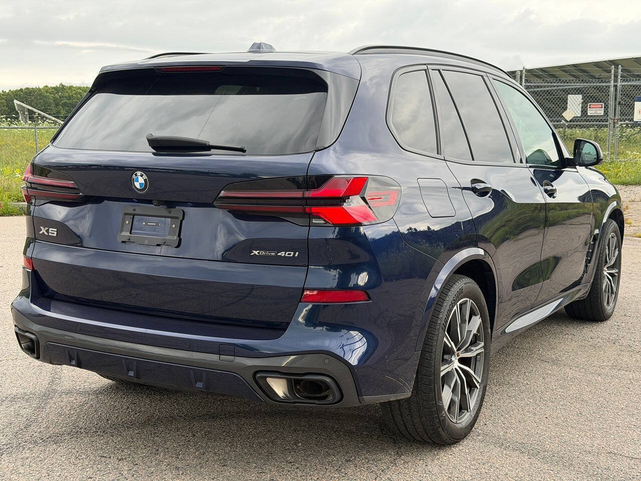 Used 2025 BMW X5 xDrive40i w/ M Sport Package AWD/4WD image 5