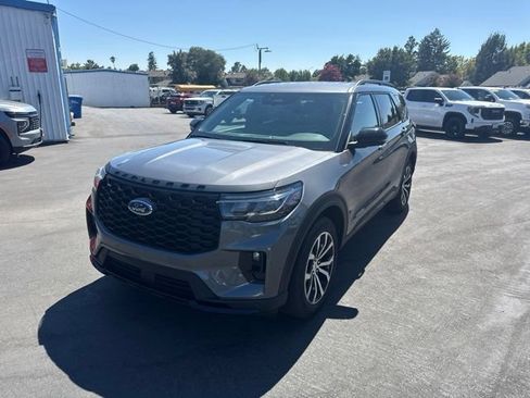 Used 2025 Ford Explorer ST-Line AWD/4WD image 5