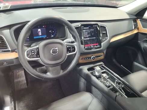 Used 2025 Volvo XC90 B6 Plus AWD/4WD image 9