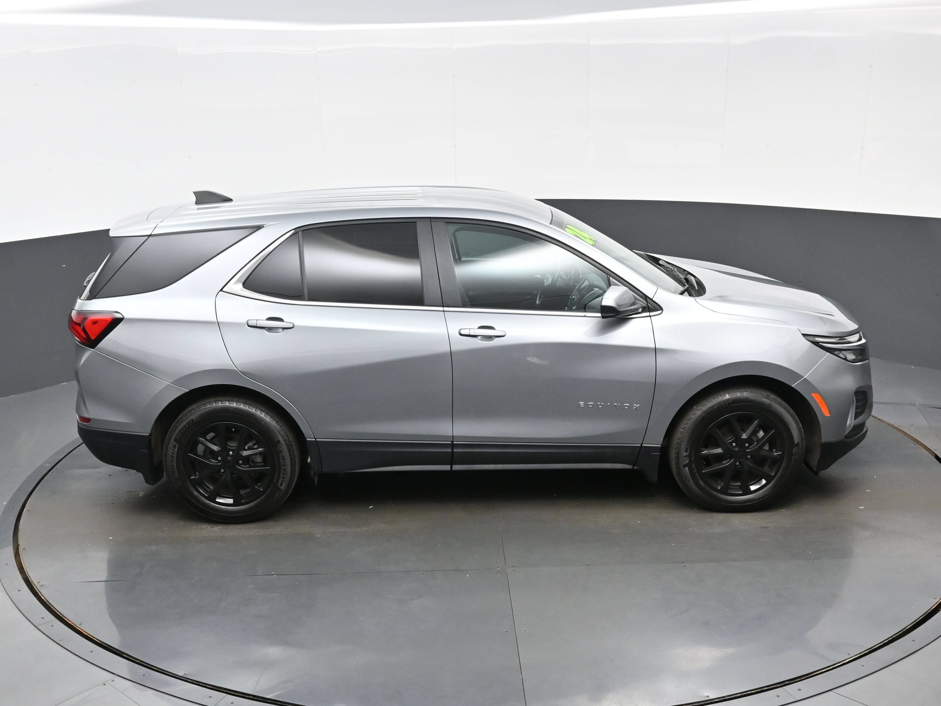 Used 2024 Chevrolet Equinox LT w/ LPO, Floor Liner Package FWD image 38