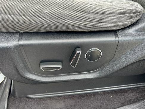 Used 2015 Ford F150 XLT w/ Equipment Group 302A Luxury image 11