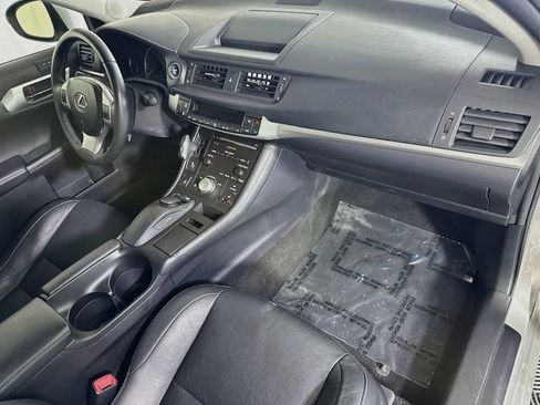 Used 2013 Lexus CT 200h w/ Leather Pkg FWD image 30