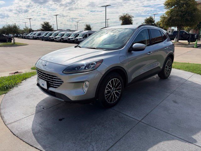 Used 2022 Ford Escape Titanium w/ Titanium Premium Package FWD image 3