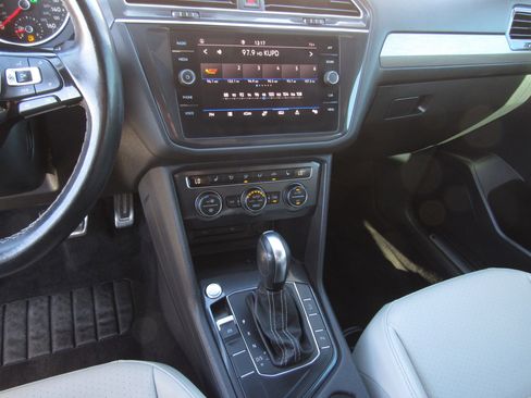 Used 2021 Volkswagen Tiguan S image 18