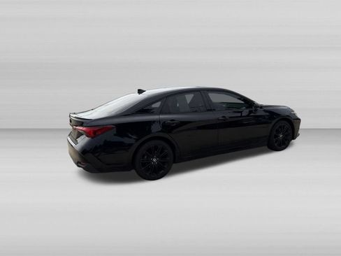 Used 2022 Toyota Avalon XSE FWD image 4
