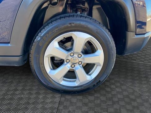 Used 2018 Jeep Compass Latitude w/ Cold Weather Group image 34