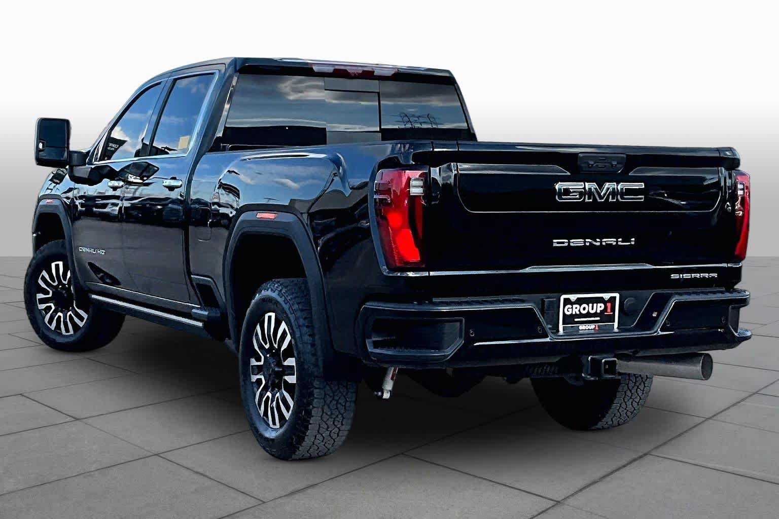 Used 2026 GMC Sierra 2500 Denali Ultimate AWD/4WD image 12