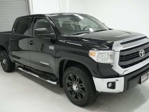 Used 2014 Toyota Tundra SR5 w/ SR5 Upgrade Package RWD image 3