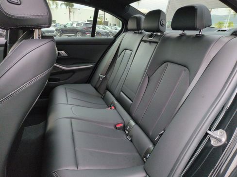 Used 2025 BMW 330i Sedan w/ M Sport Package image 31