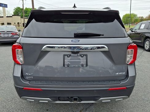 Used 2023 Ford Explorer XLT w/ Equipment Group 202A AWD/4WD image 5