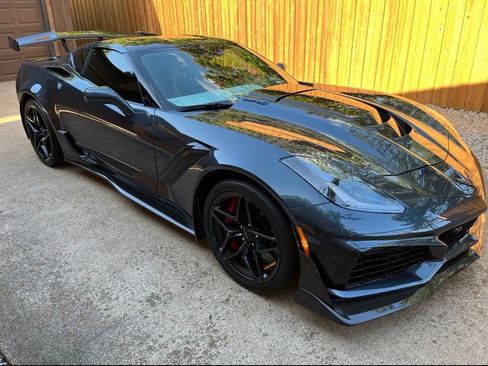 Used 2019 Chevrolet Corvette ZR1 RWD image 4