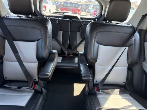 Certified 2022 Ford Explorer XLT w/ Equipment Group 202A image 19