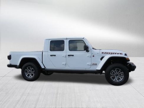 New 2025 Jeep Gladiator Mojave image 2