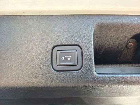 Used 2024 Chevrolet Equinox EV LT FWD image 12