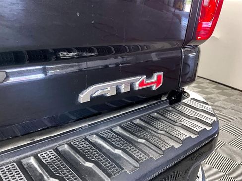 Used 2022 GMC Sierra 2500 AT4 w/ AT4 Preferred Package AWD/4WD image 10