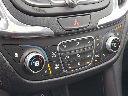 Used 2019 Chevrolet Equinox Premier image 17