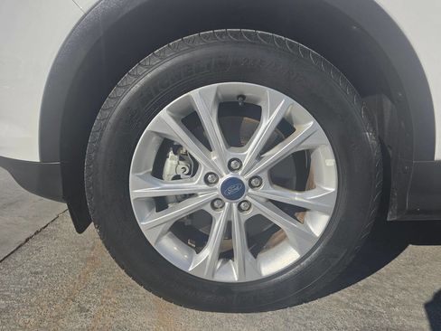 Used 2018 Ford Escape SE w/ SE Sync 3 Package AWD/4WD image 45