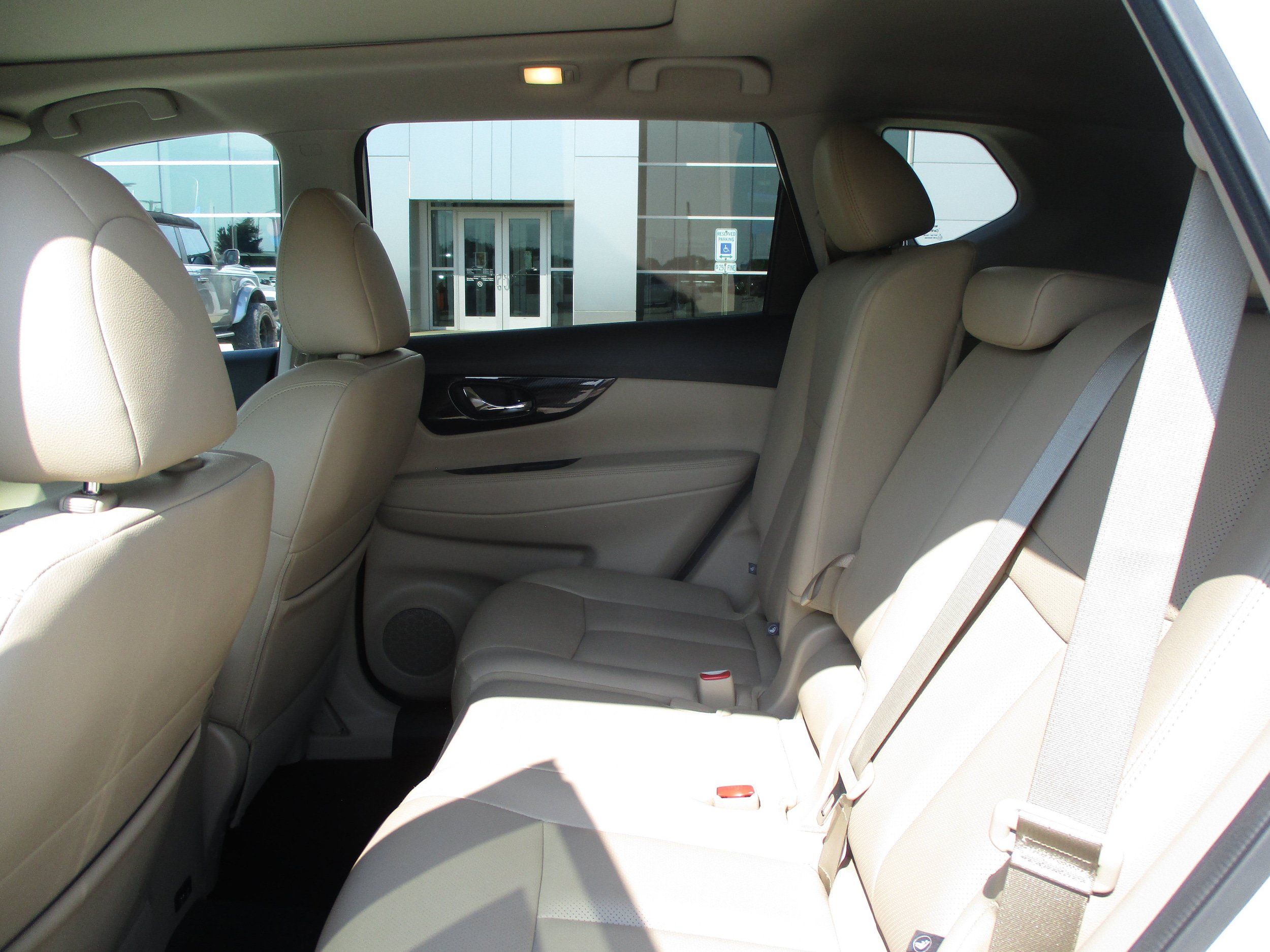 Used 2020 Nissan Rogue SL w/ Premium Package AWD/4WD image 37