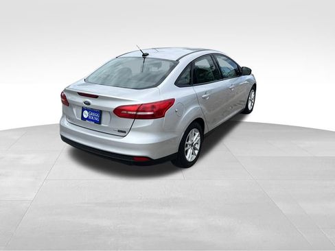 Used 2018 Ford Focus SE FWD image 6