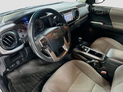 Used 2017 Toyota Tacoma SR5 w/ Tow Package image 9