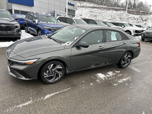 Certified 2025 Hyundai Elantra Sport image 14