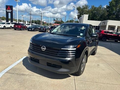 Used 2026 Nissan Kicks S FWD image 3