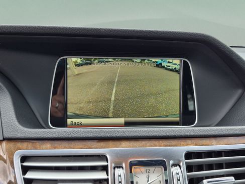 Used 2015 Mercedes-Benz E 350 4MATIC Wagon image 26