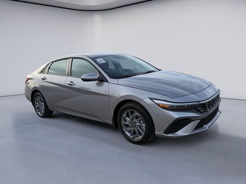 New 2026 Hyundai Elantra Blue image 7