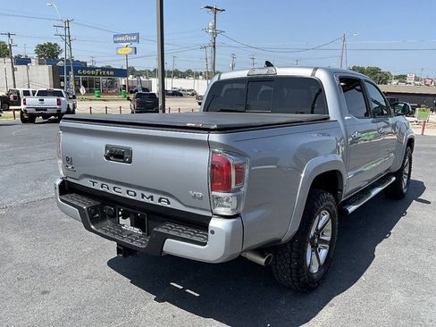 Used 2017 Toyota Tacoma Limited w/ Tow Package AWD/4WD image 5