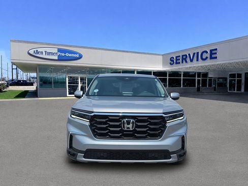 Used 2025 Honda Pilot EX-L image 3