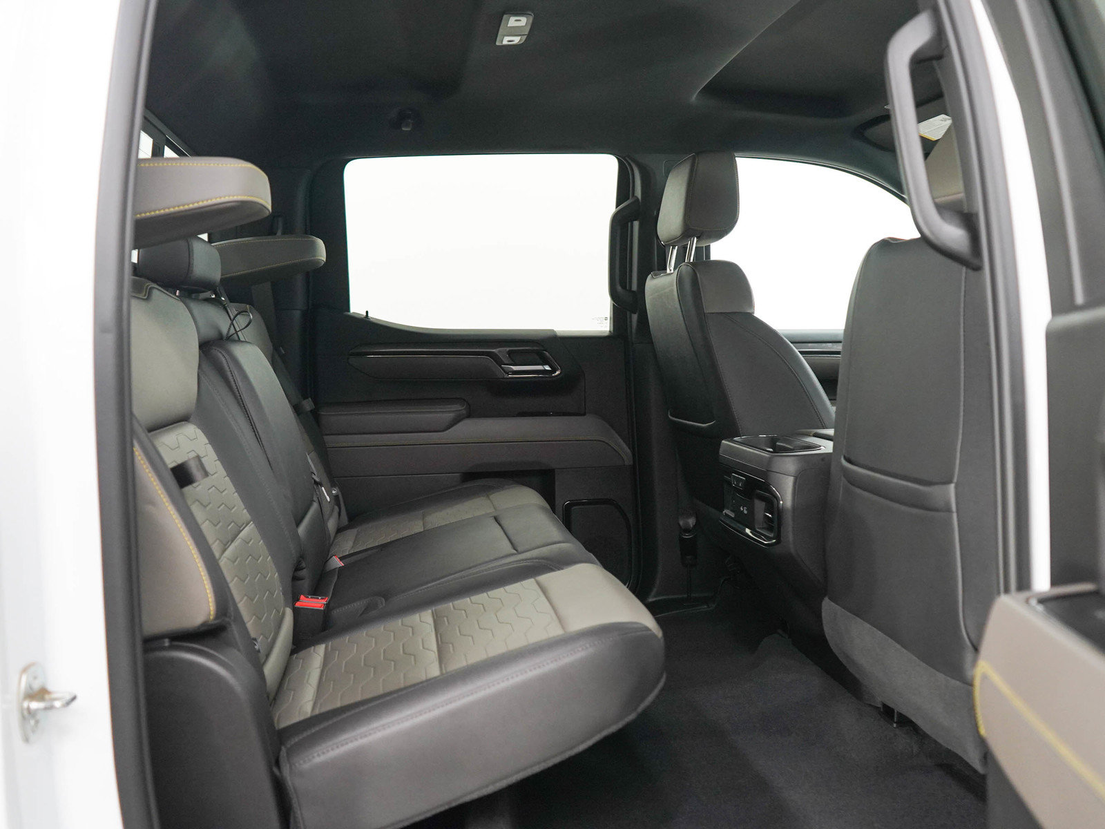 Used 2023 Chevrolet Silverado 1500 ZR2 w/ Technology Package AWD/4WD image 12