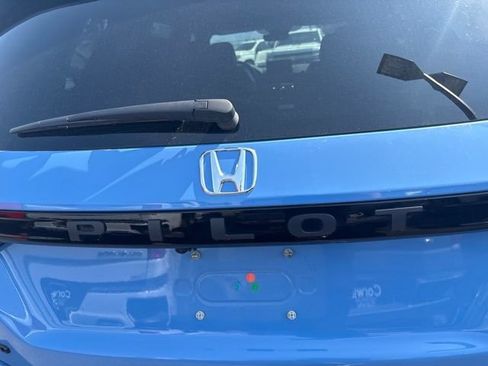 Used 2023 Honda Pilot TrailSport image 16