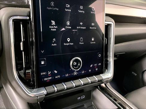 Used 2025 GMC Yukon Elevation RWD image 14