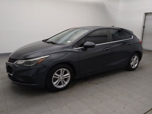 Used 2017 Chevrolet Cruze LT w/ Convenience Package image 2