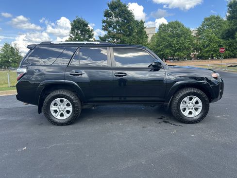 Used 2022 Toyota 4Runner SR5 RWD image 10