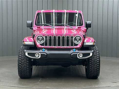 Used 2024 Jeep Wrangler Unlimited Sahara w/ Safety Group image 8