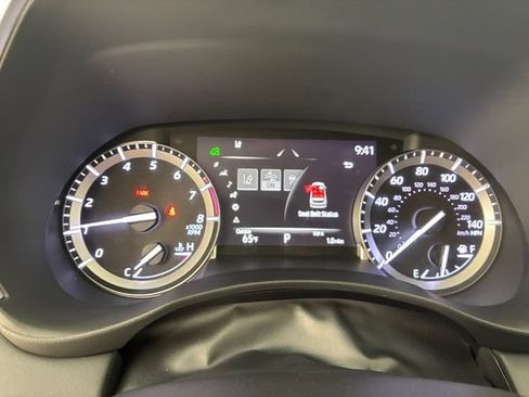 Used 2022 Toyota Highlander XLE AWD/4WD image 25