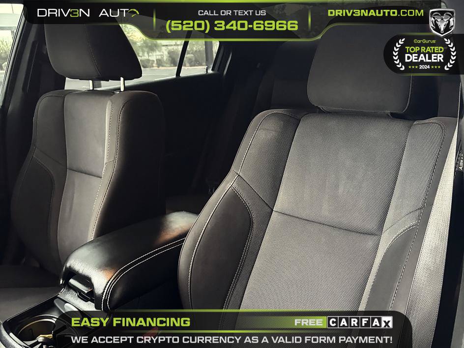 Used 2018 Dodge Charger R/T w/ Blacktop Package RWD image 10