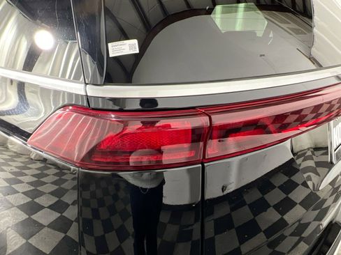 Used 2024 Kia Carnival LX image 16