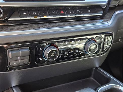 Used 2022 Chevrolet Silverado 1500 LT Trail Boss w/ Convenience Package II image 22