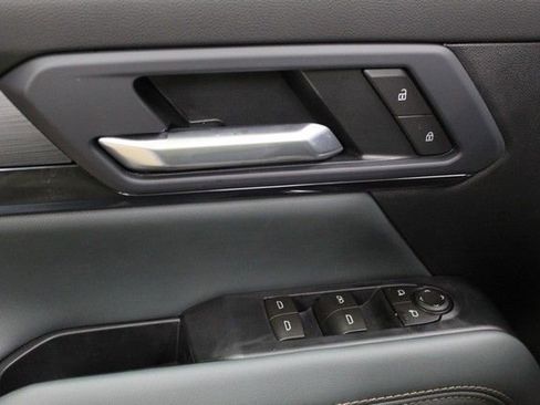 New 2026 GMC Terrain AT4 w/ Technology Package II AWD/4WD image 16