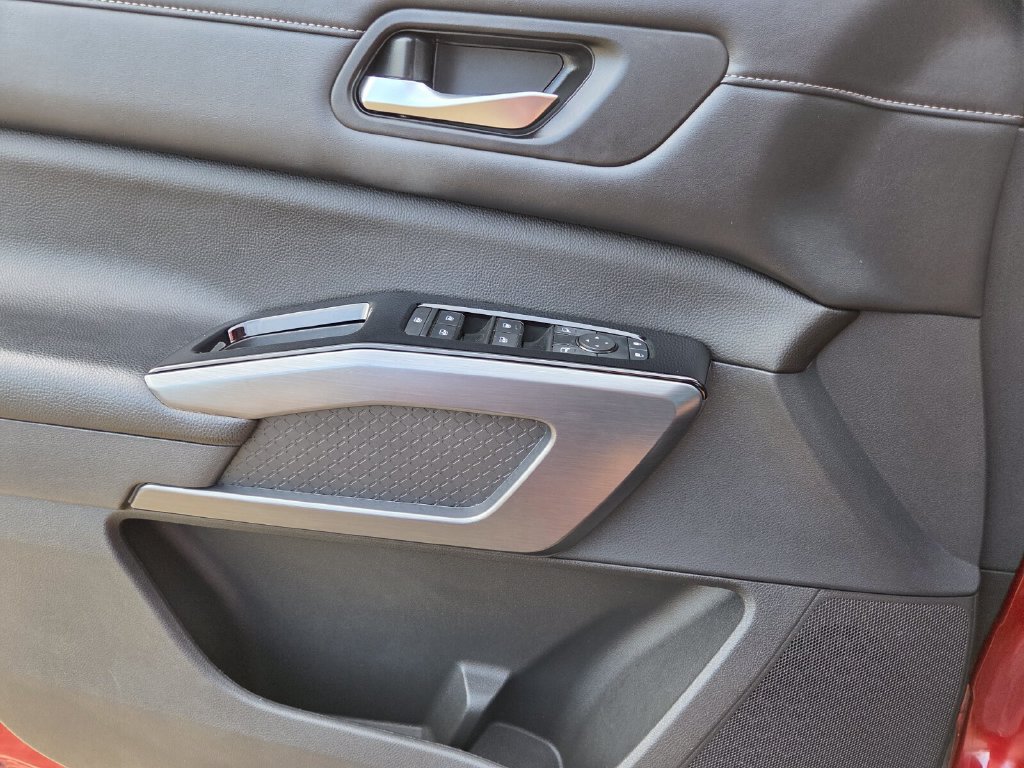 Used 2023 Nissan Pathfinder SL w/ SL Premium Package FWD image 22