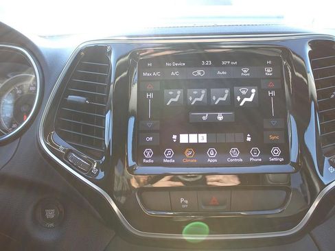 Used 2020 Jeep Cherokee Limited image 15